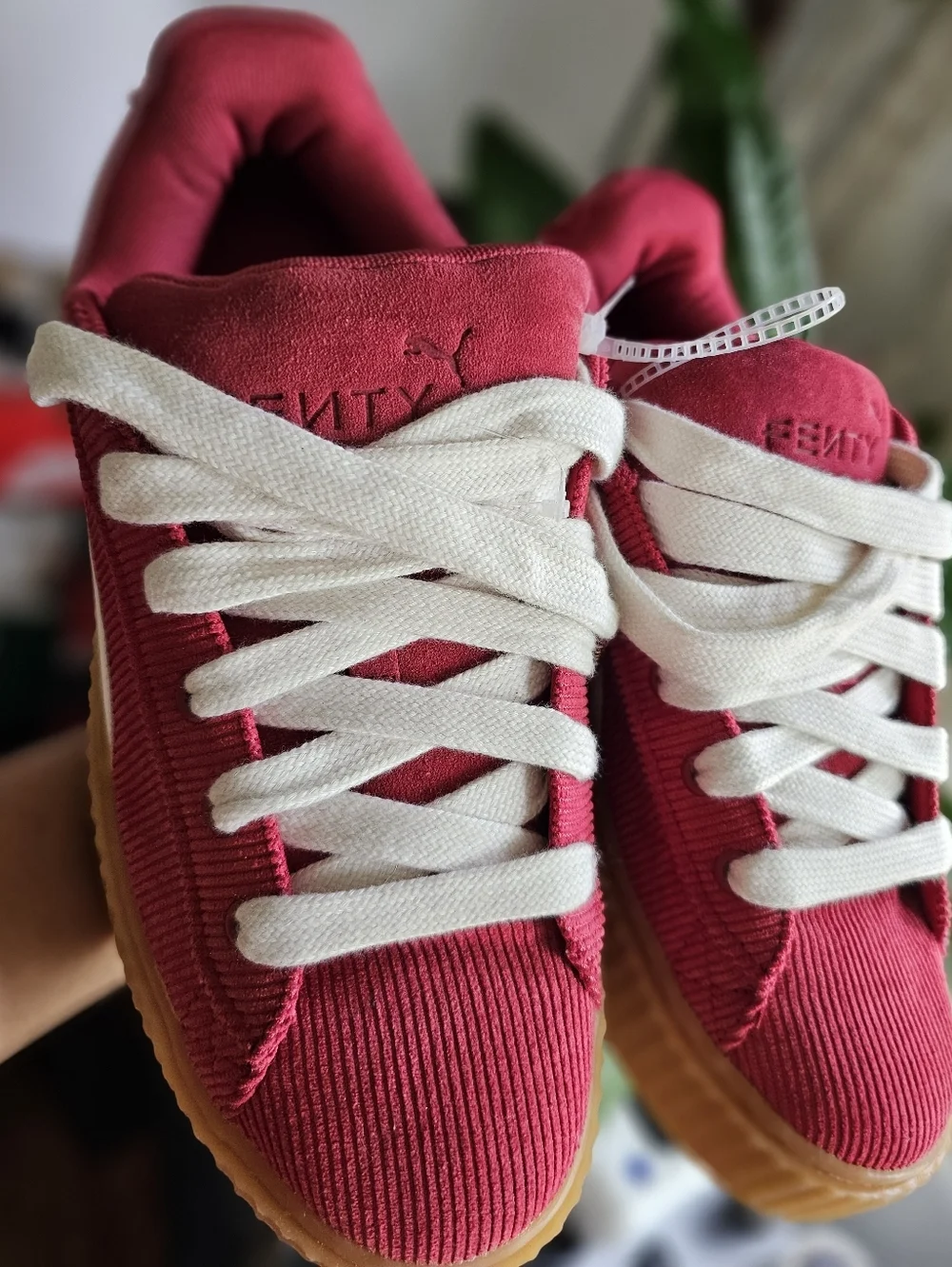 NWOT PUMA Platform Corduroy Sneakers in Burgundy with Gum Sole